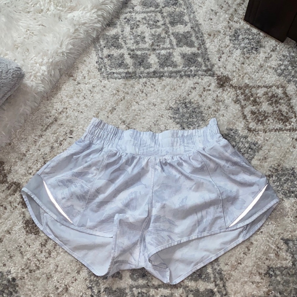 Rare Lululemon Hotty Hot Shorts 2.5”